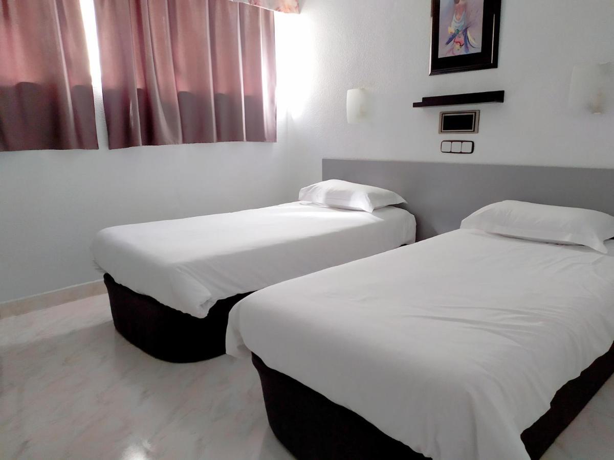 Hostal Lady Ana Maria Collado Villalba Eksteriør bilde
