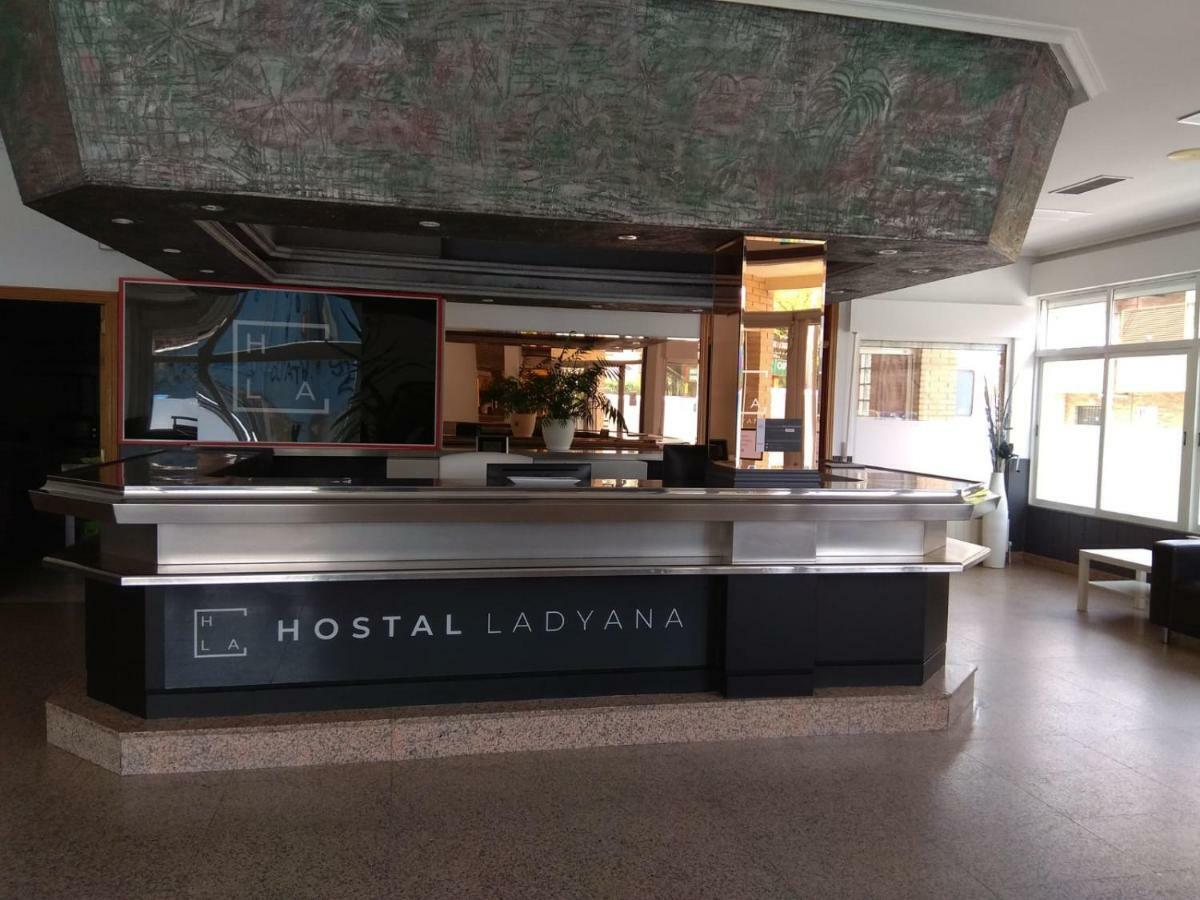 Hostal Lady Ana Maria Collado Villalba Eksteriør bilde